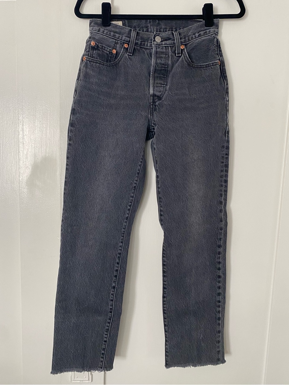 Levi's Black Washed Cropped Ankle Jeans